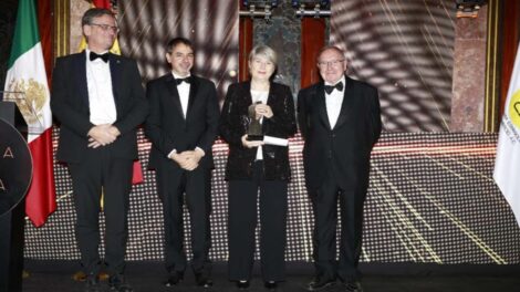 Carmen Riu reconocimiento Cámara Española de Comercio en México