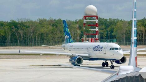 Jet Blue Aeropuerto de Tulum