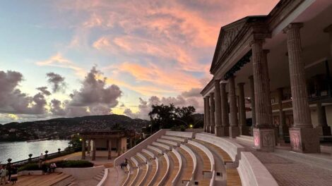 Ixtapa Zihuatanejo Partenón
