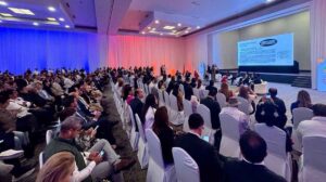 Diálogo con capitanes del turismo