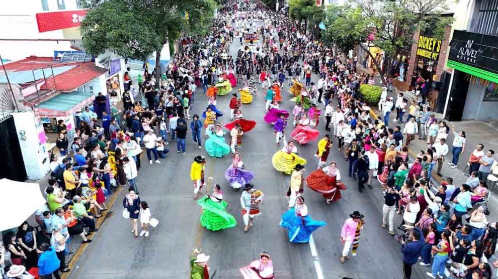 Guelaguetza 2025 desfile de delegaciones