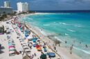 Cancún turistas playa inversión turística