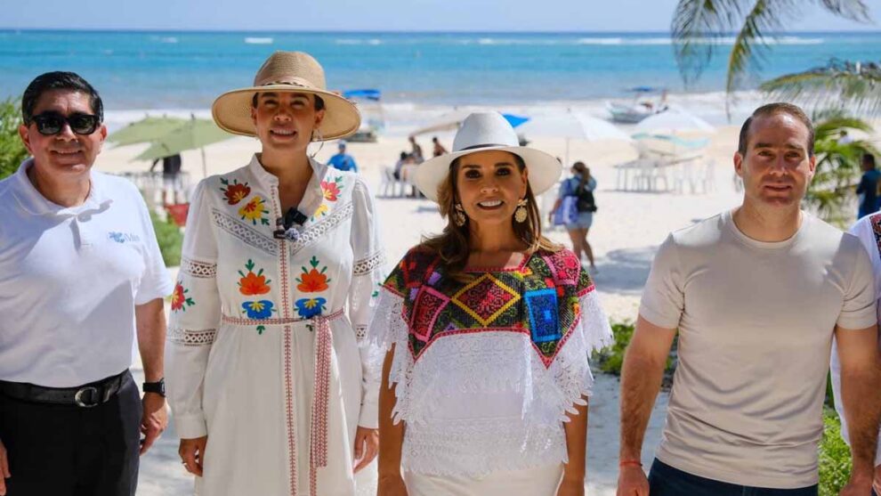 Acceso a playa Tulum Mara Lezama Josefina Rodríguez