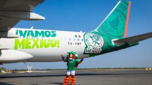 VIVA y Femexfut avión Selección Mexicana