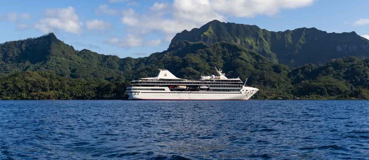 Paul Gauguin Cruises Huahine