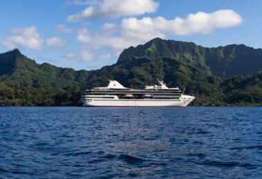 Paul Gauguin Cruises Huahine