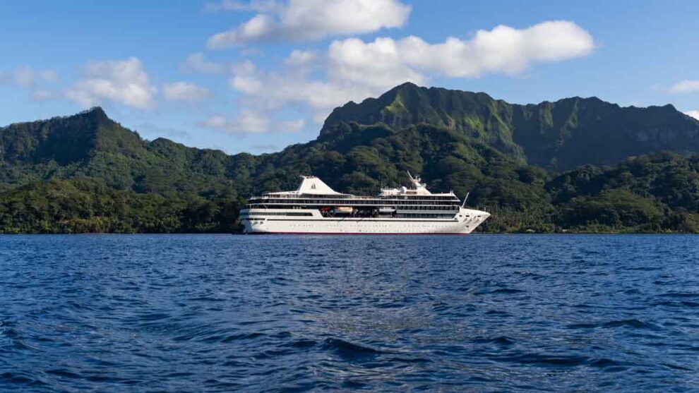 Paul Gauguin Cruises Huahine