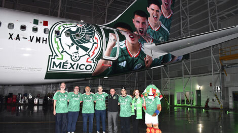 VIVA AVION SELECCION MEXICANA