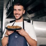 Novotel Alfie Steiner, creador de contenido gastronómico y embajador de la campaña.